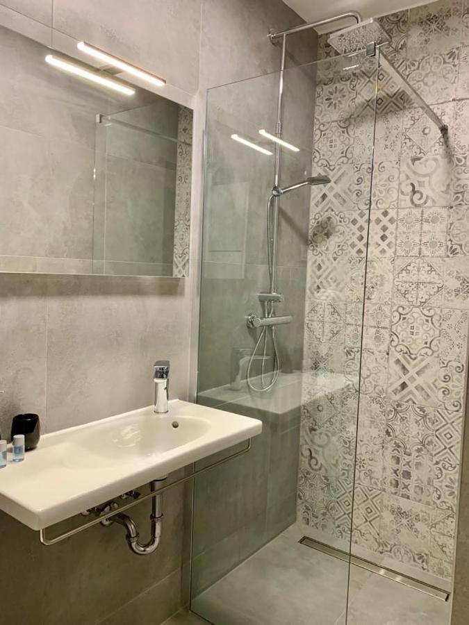 Deluxe Suites Mandic Омиш Экстерьер фото