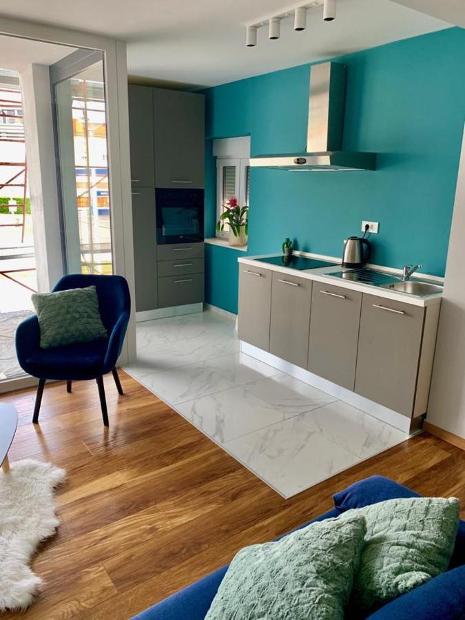 Deluxe Suites Mandic Омиш Экстерьер фото