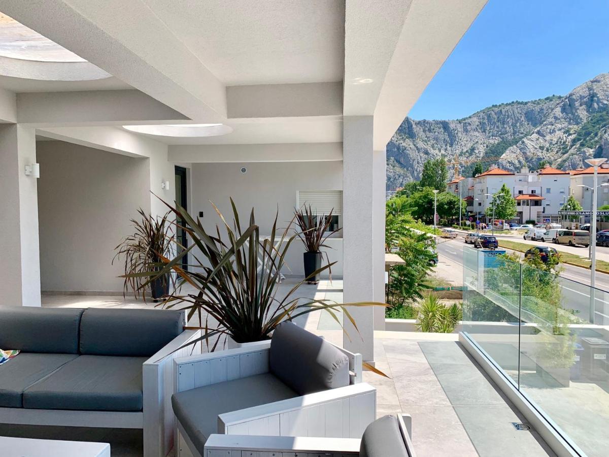 Deluxe Suites Mandic Омиш Экстерьер фото