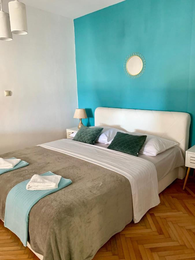 Deluxe Suites Mandic Омиш Экстерьер фото