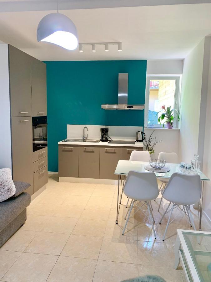 Deluxe Suites Mandic Омиш Экстерьер фото
